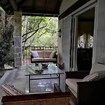 Villa Spacious With Pool In Cabeanca 250 M² *