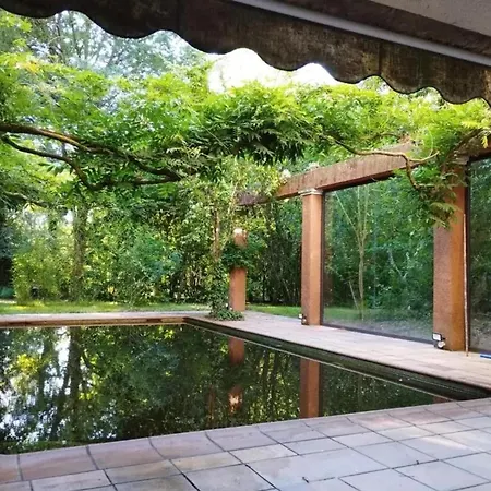 Spacious Villa With Pool In Cabeanca 250 M² Nyaraló