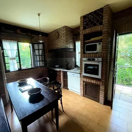 Spacious Villa With Pool In Cabeanca 250 M² Nyaraló 4*