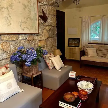 Spacious Villa With Pool In Cabeanca 250 M² Nyaraló Ourense