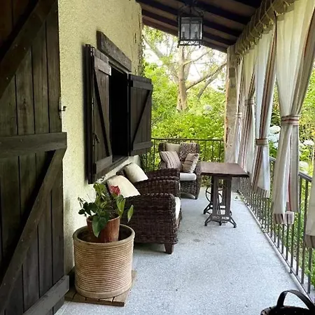 Spacious Villa With Pool In Cabeanca 250 M²