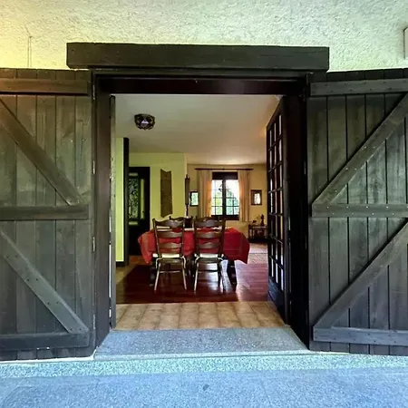 Nyaraló Spacious Villa With Pool In Cabeanca 250 M²