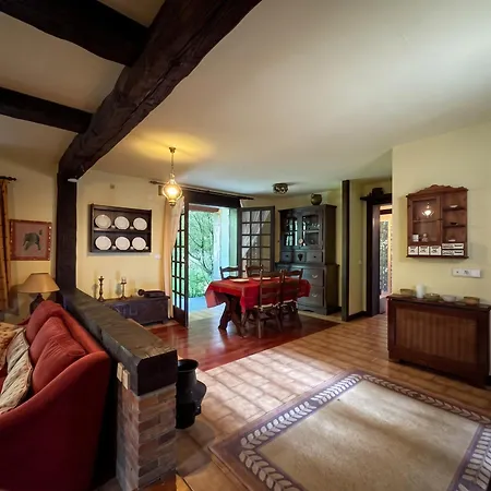 Villa Spacious With Pool In Cabeanca 250 M² *